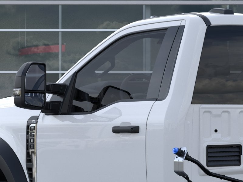 2025 Ford Super Duty F-600 DRW XL