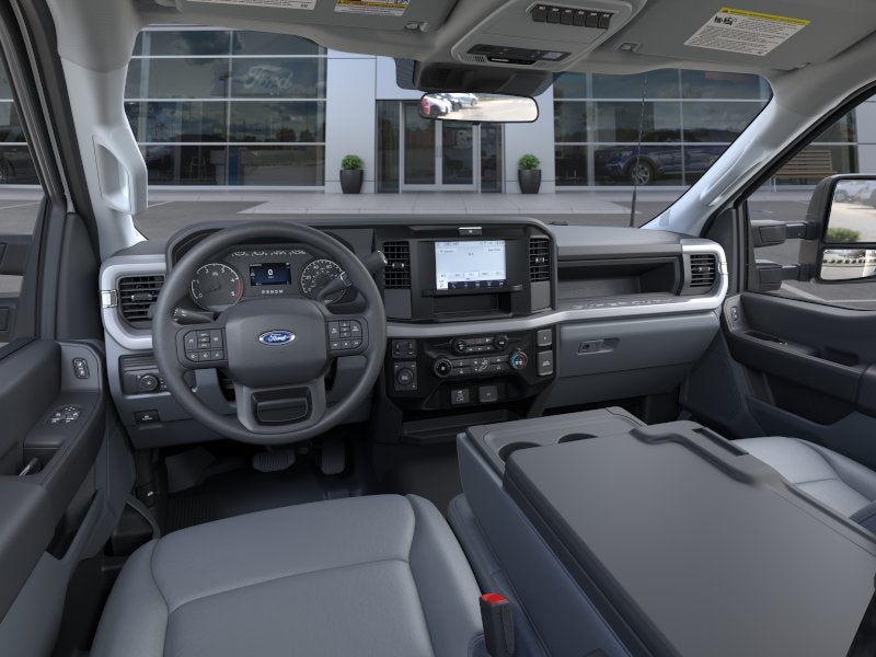 2025 Ford Super Duty F-600 DRW XL