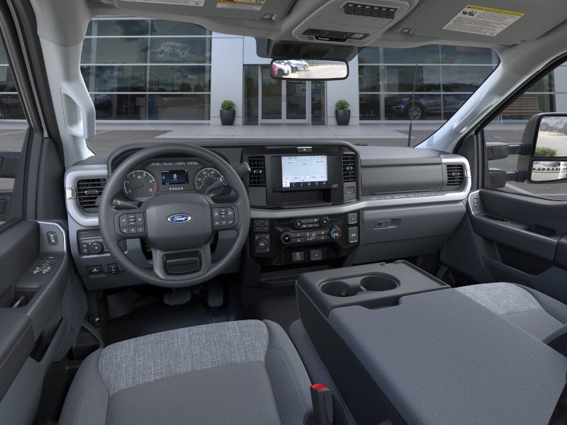 2025 Ford F-450 Super Duty Chassis Cab XLT - Photo 9