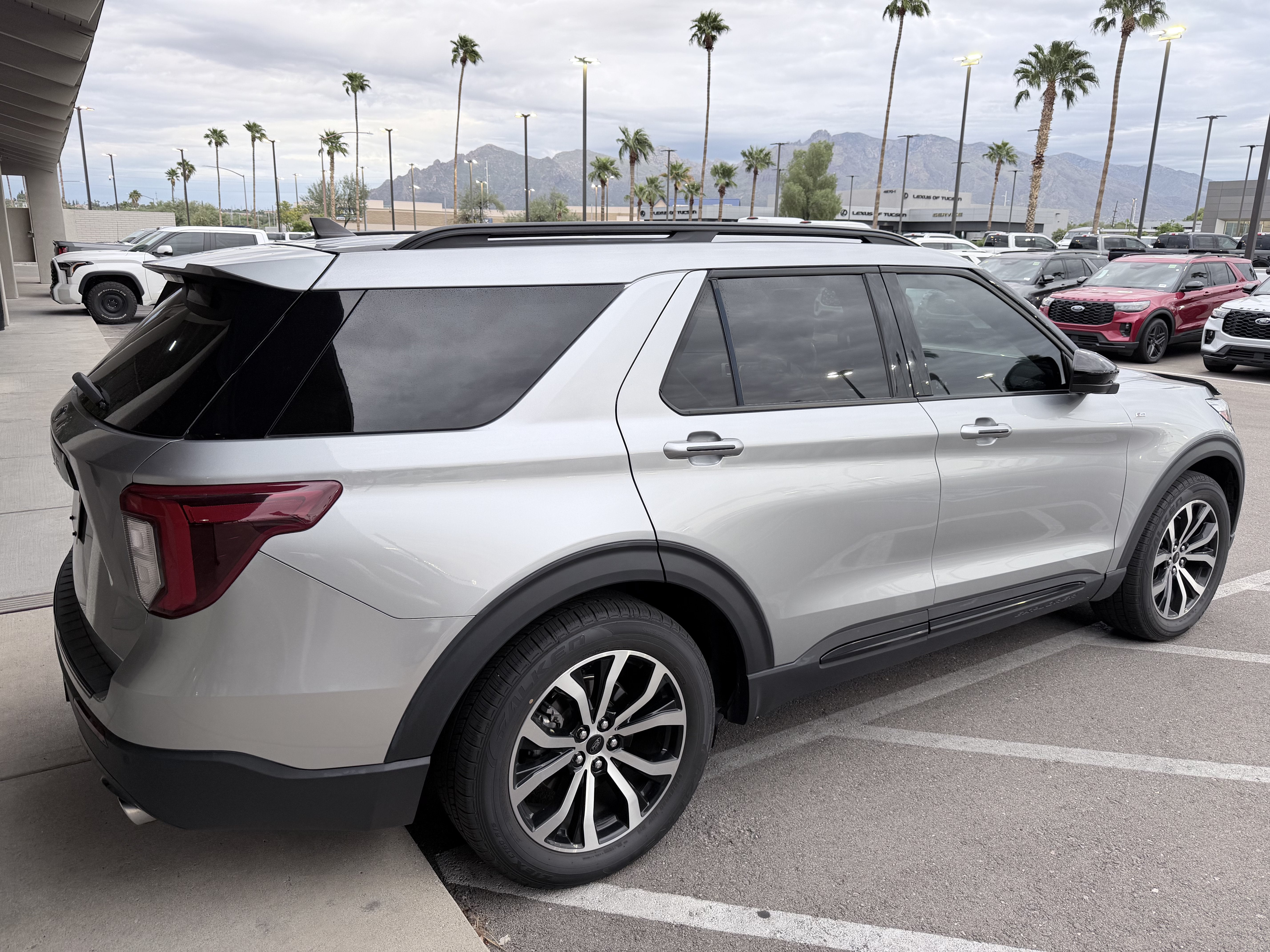 2023 Ford Explorer ST-Line