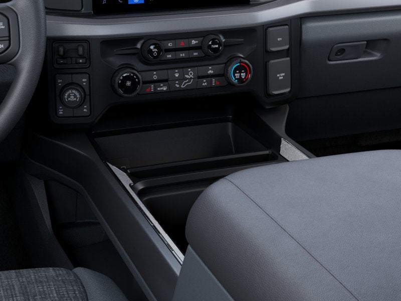 2027 Ford Super Duty F-350 SRW XLT