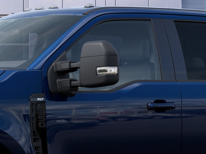2027 Ford Super Duty F-350 SRW XLT
