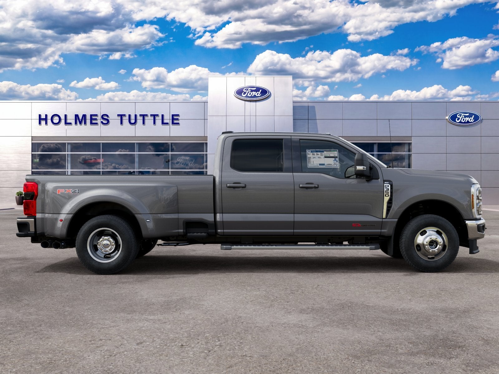 2027 Ford Super Duty F-350 DRW XLT