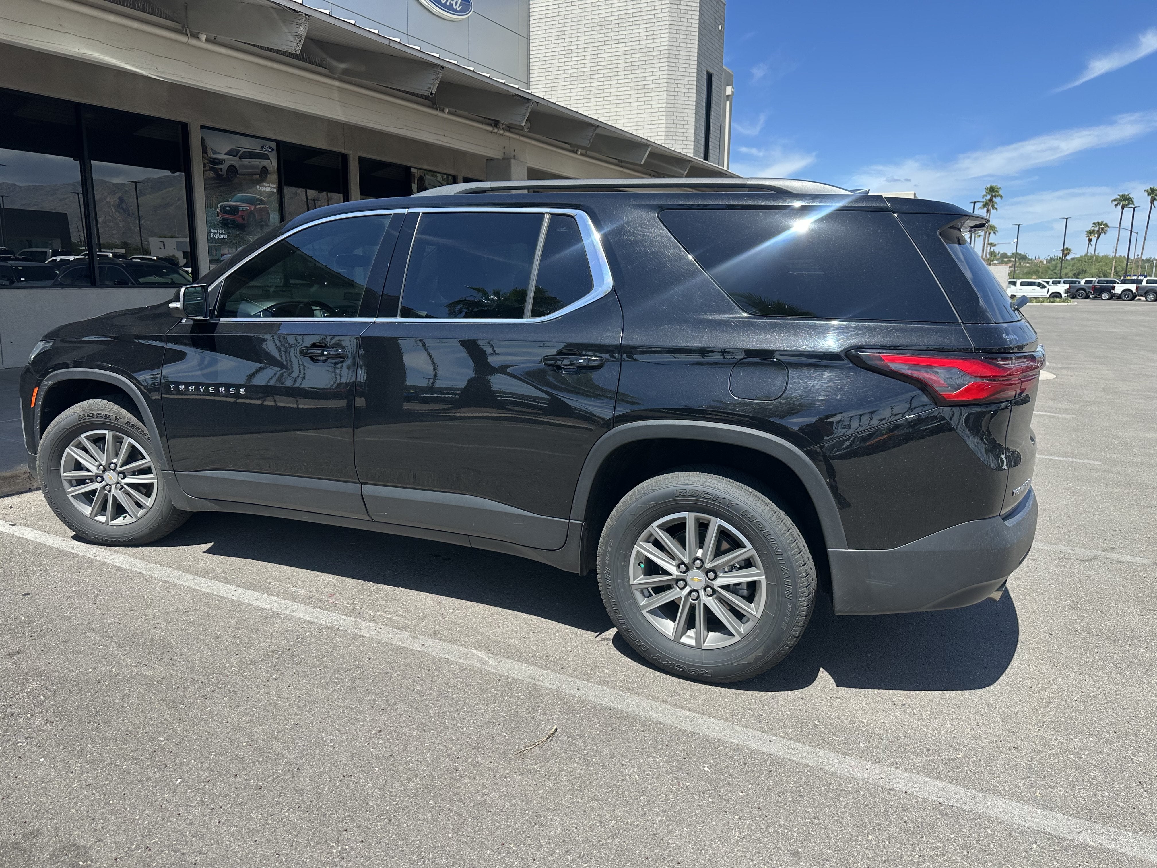 2023 Chevrolet Traverse LT Cloth