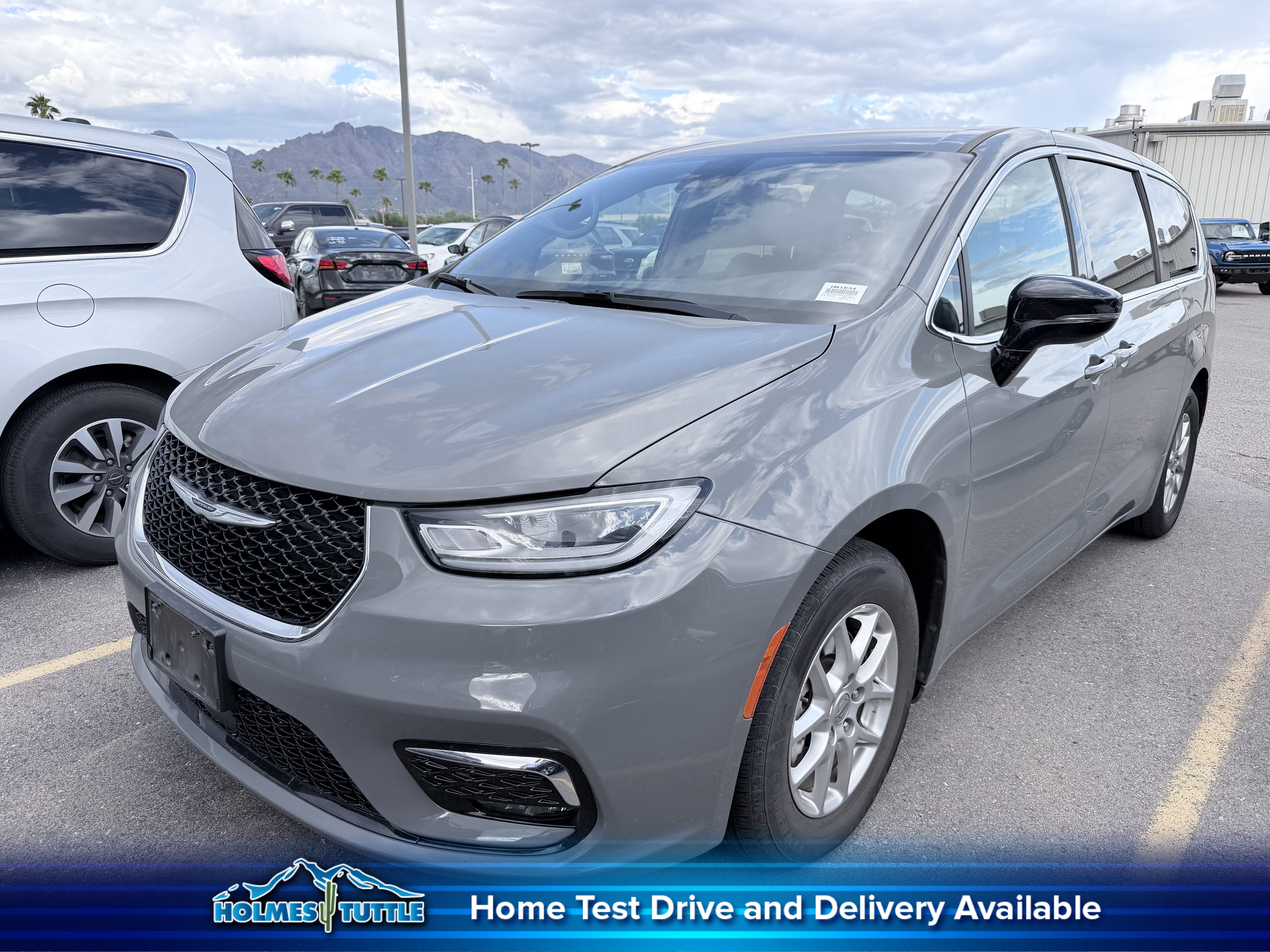 2025 Chrysler Pacifica Select
