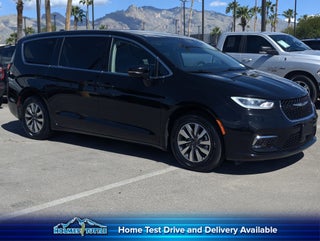 2024 Chrysler Pacifica Hybrid Select