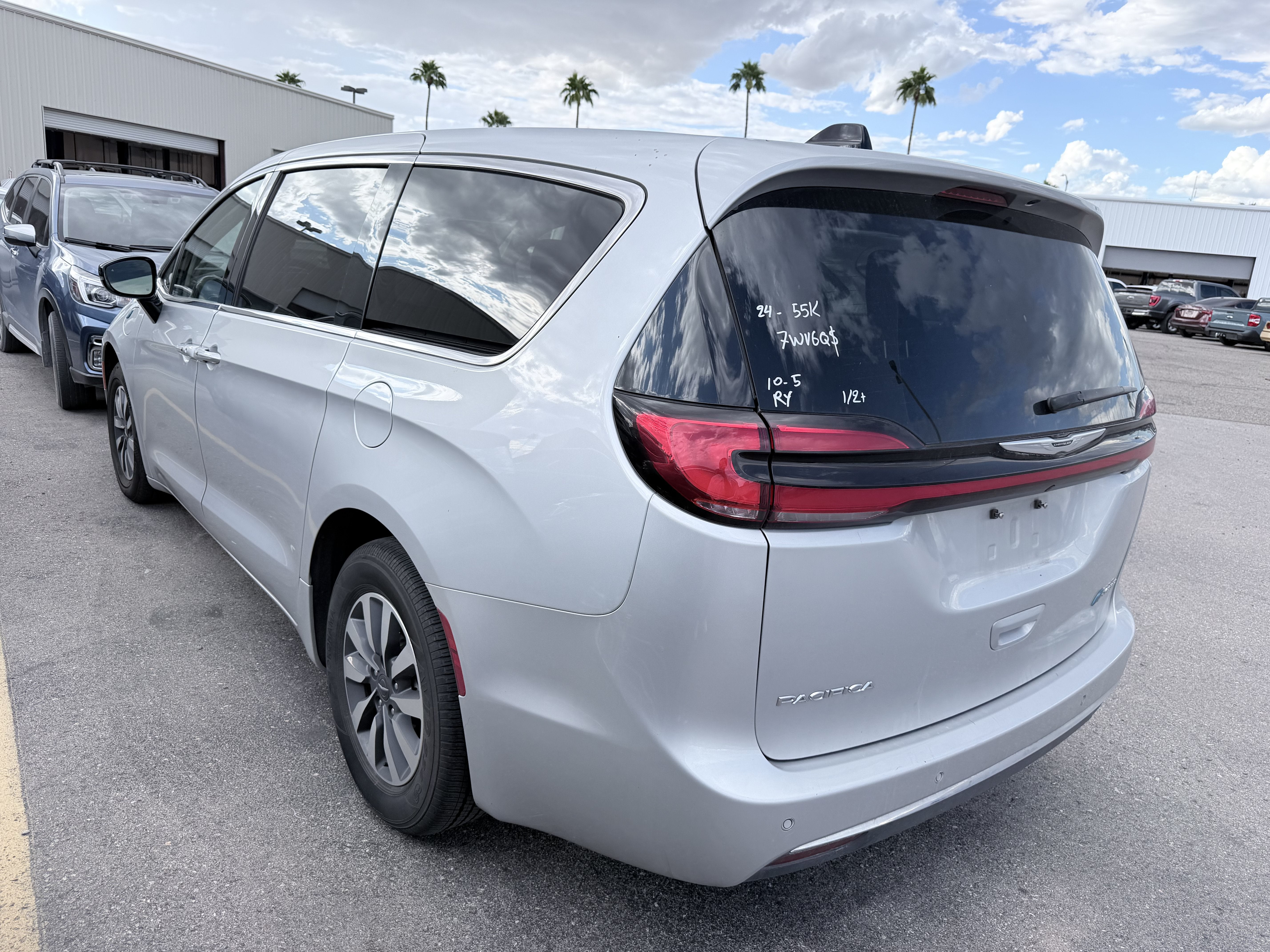 2024 Chrysler Pacifica Hybrid Select