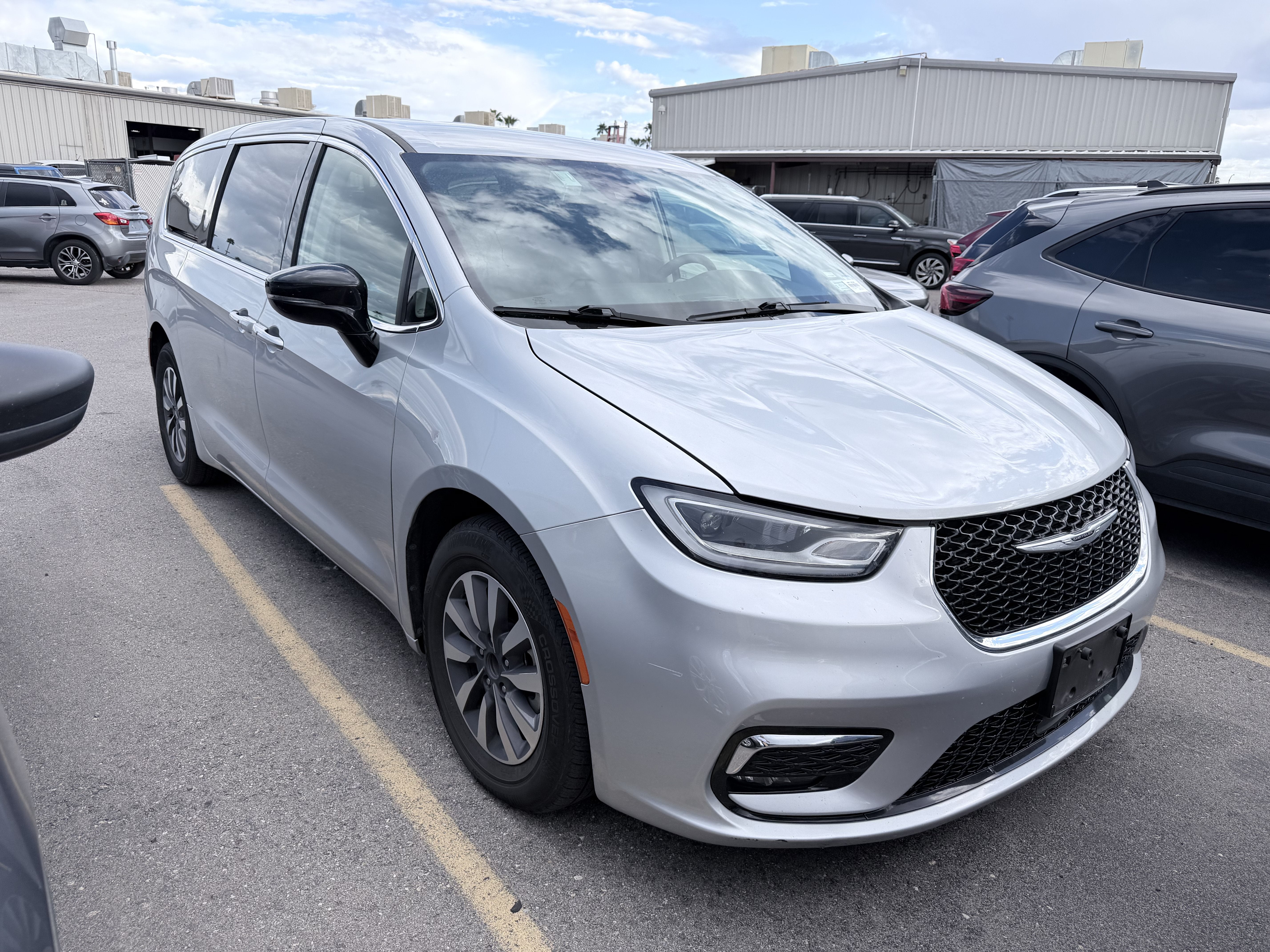 2024 Chrysler Pacifica Hybrid Select