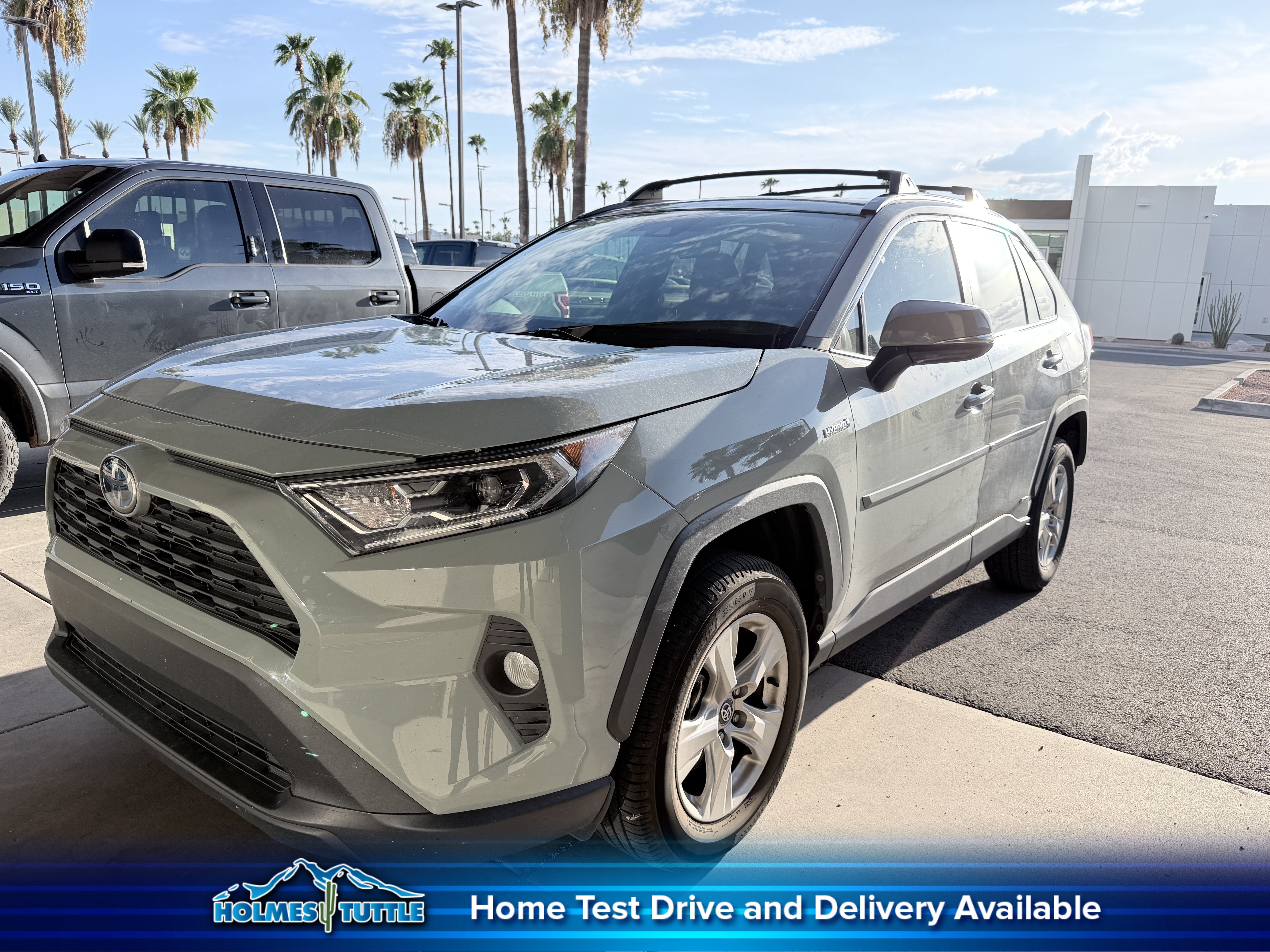 2020 Toyota RAV4 Hybrid XLE