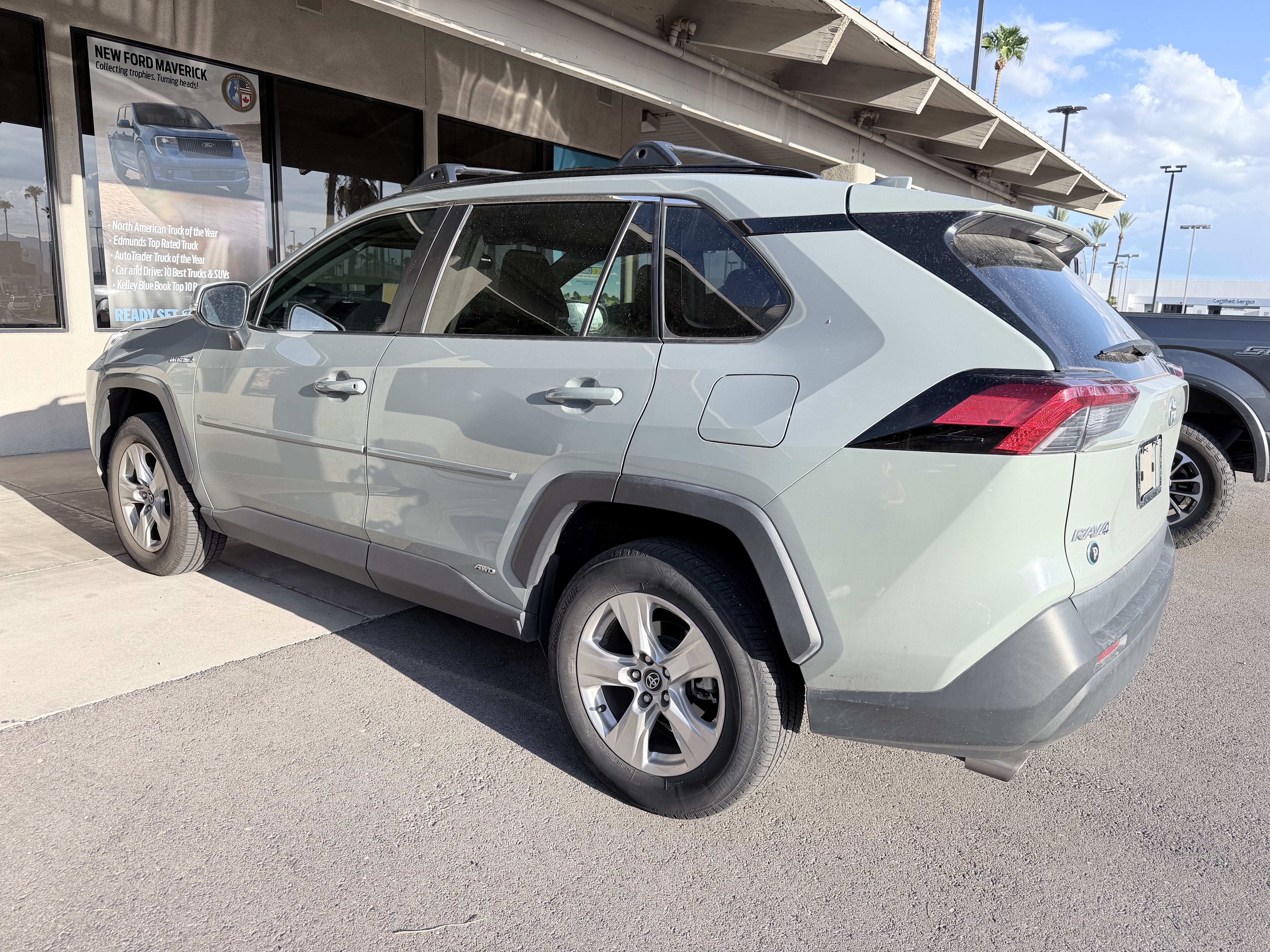 2020 Toyota RAV4 Hybrid XLE