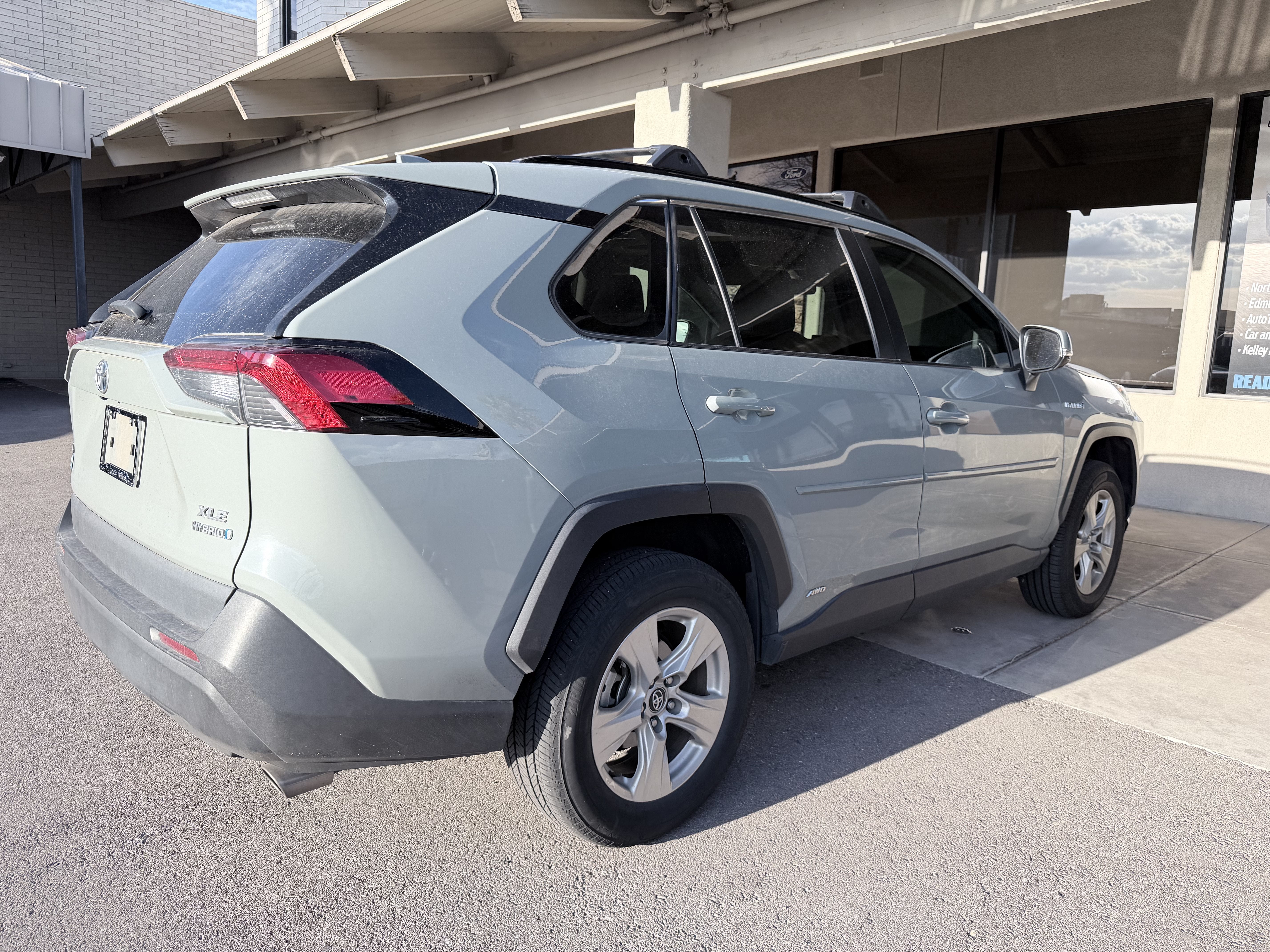 2020 Toyota RAV4 Hybrid XLE