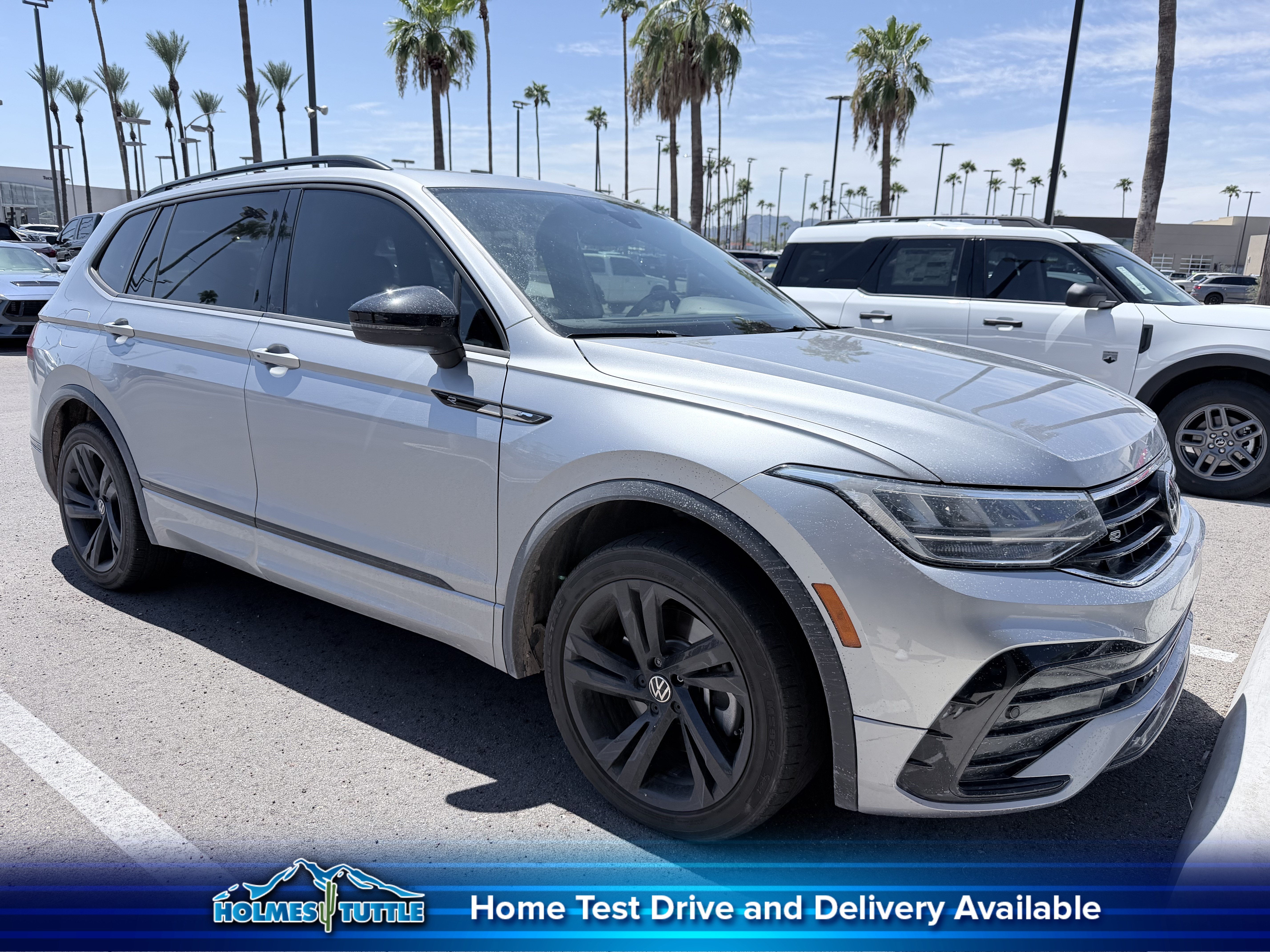 2023 Volkswagen Tiguan SE R-Line Black