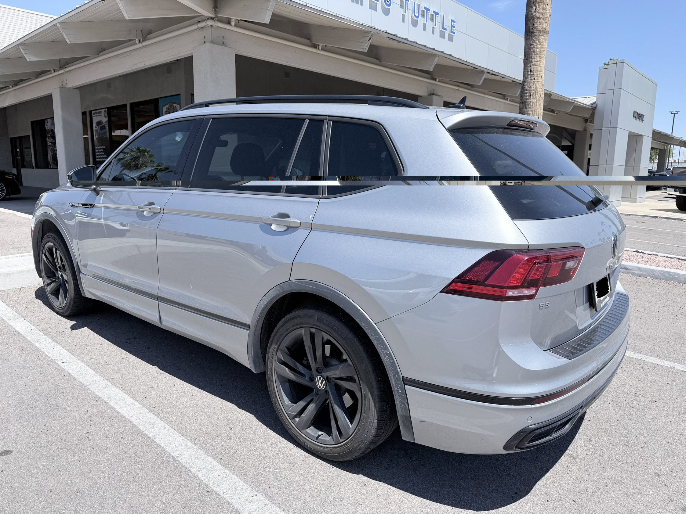 2023 Volkswagen Tiguan SE R-Line Black